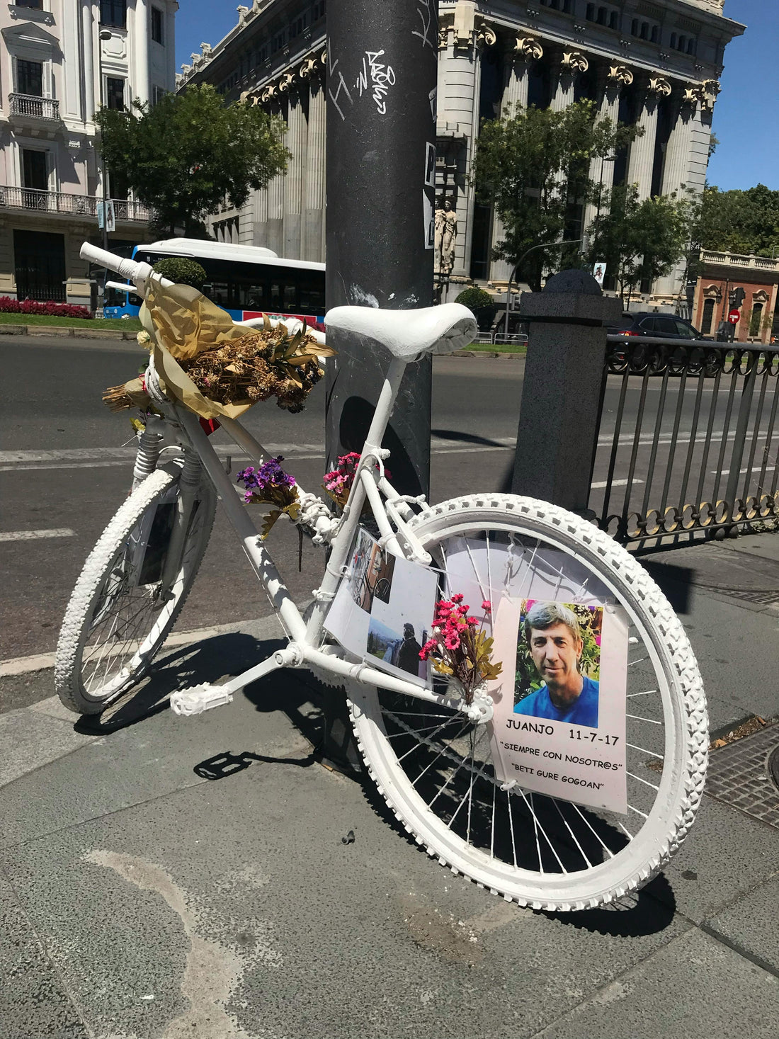 Was ist ein Geisterrad? Geschichte, Symbolik und Bedeutung