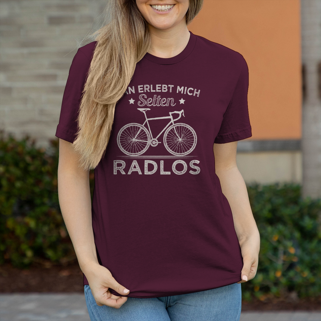 Man erlebt mich selten Radlos / Lustiger Spruch Frauen Shirt